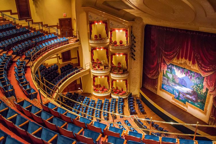 Grand 1894 Opera House af512fced1a346f80d06df3e00b1acfd